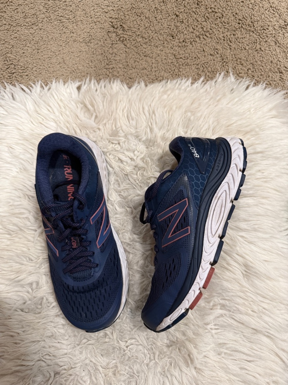 New‎ Balance 840v4 Women's Size 7.5 Blue Off Road Running
Shoes